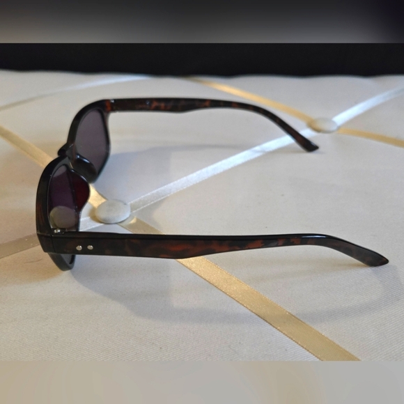 *3/$20 Tortoise Shell Sunglasses Readers +1.25 - Picture 3 of 7